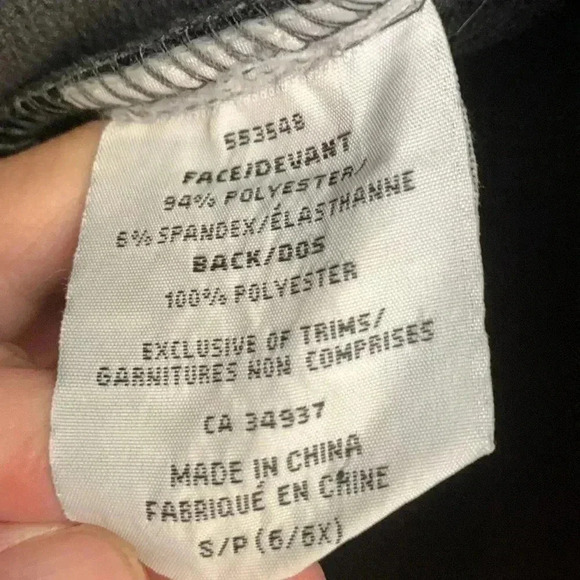 xmtn spring/fall softshell jacket with hood. Two slit pockets on the front. - Picture 4 of 4